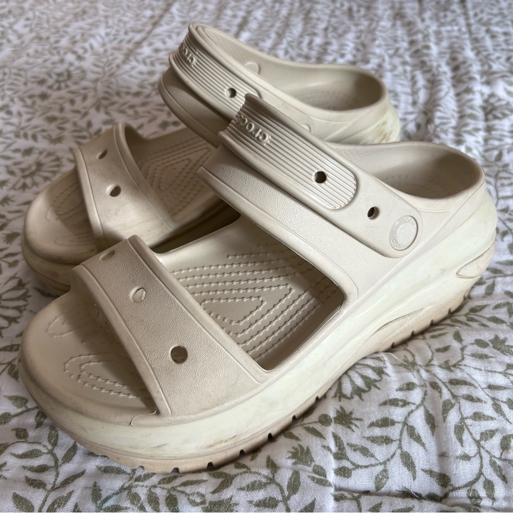 CROCS Cream Platform Sandals